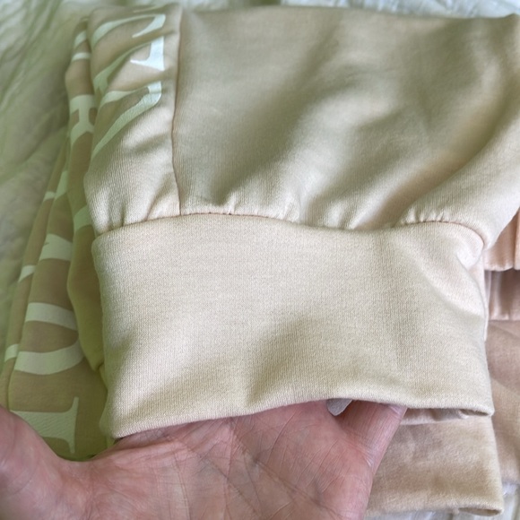 Simply Obsessed Hank & Henry Beige Sweatpants NWT - Picture 7 of 7